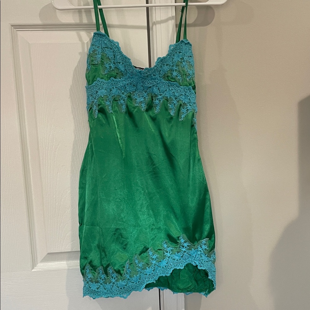 Missy Empire Silky Green Lace-Trim Chemise Slip Size 6 NWT!